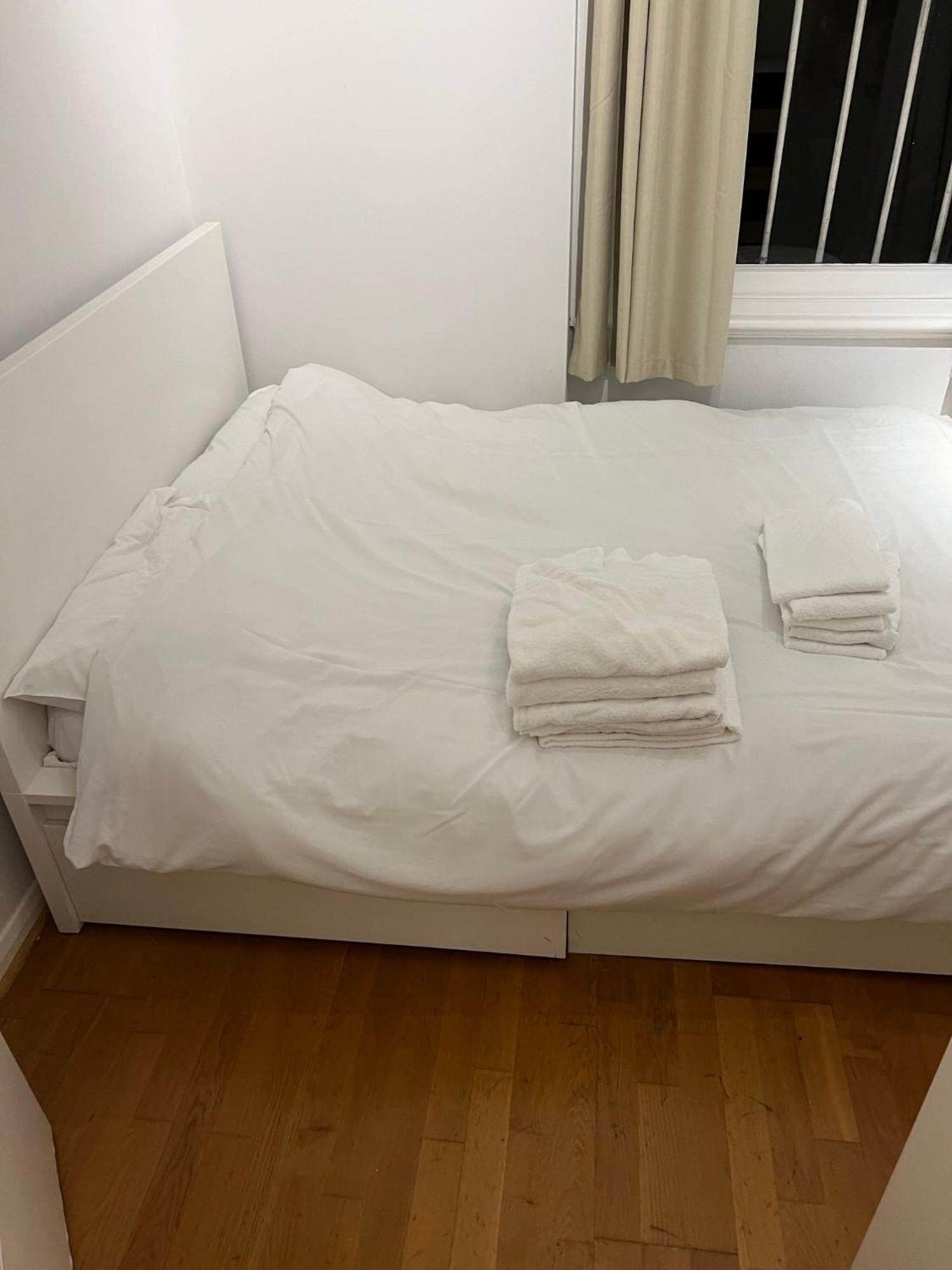 Lovely 2 Bedroom Garden Flat Apartment In West Kensington *